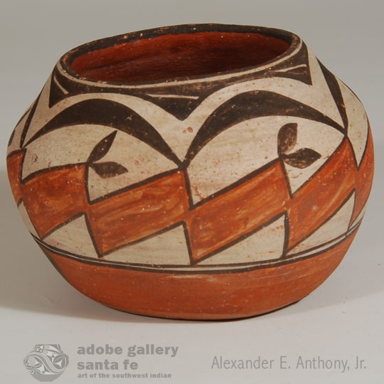 Historic Zia Pueblo Pottery - C3925E